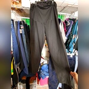 Spread good cheer black pants size medium maternity